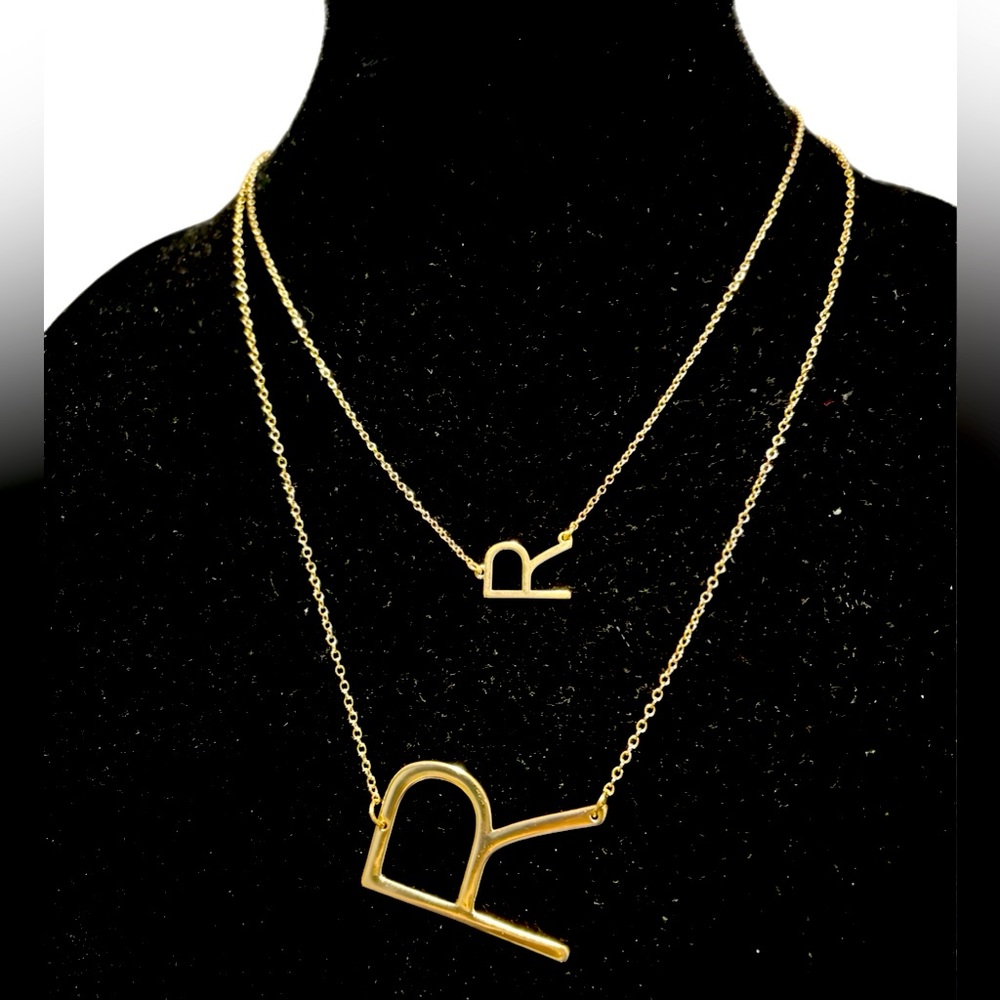 Necklace “R”